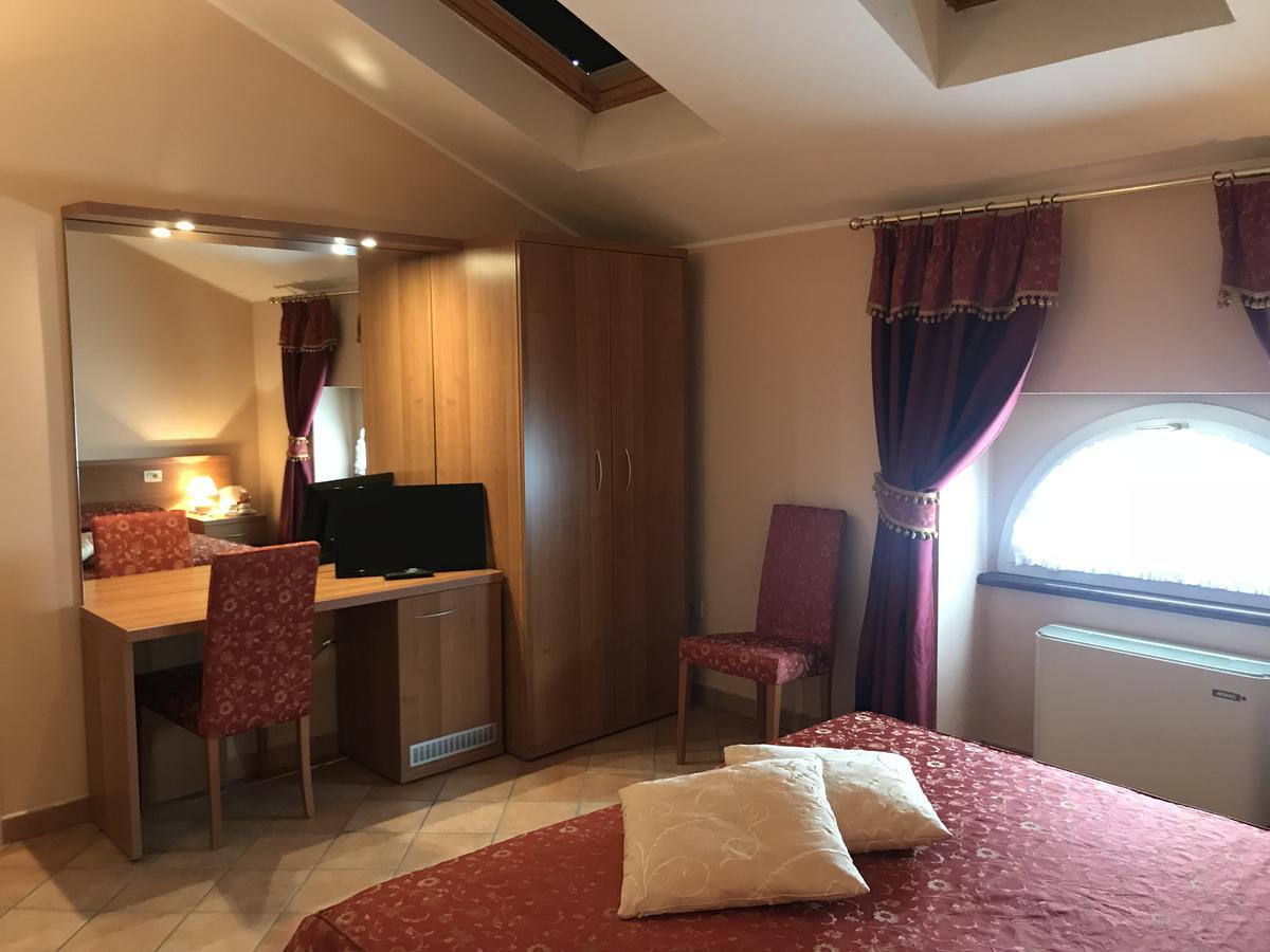 Locanda Ca' Rossa San Giovanni in Croce ภายนอก รูปภาพ