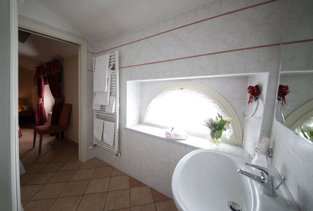 Locanda Ca' Rossa San Giovanni in Croce ภายนอก รูปภาพ